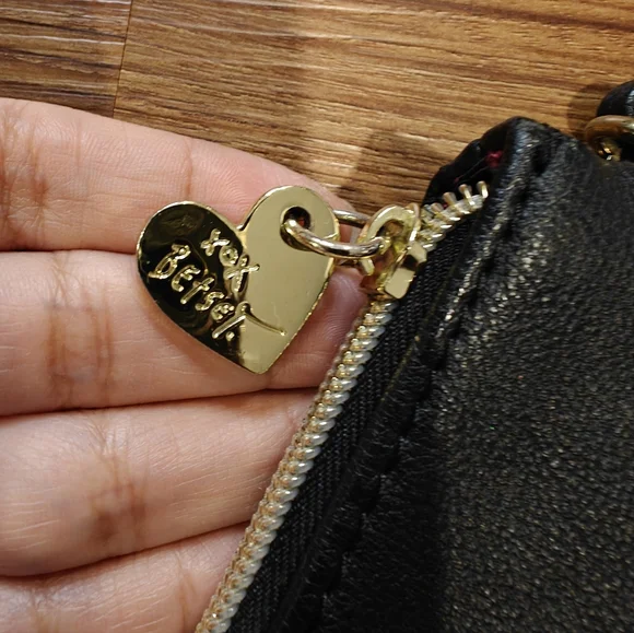 Betsey Johnson Black Sequin Bow Wristlet with Gold Chain - Picture 2 of 8